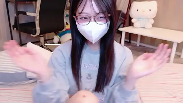 Snapshot of OSUSHI-CHAN chatting on June 2026 05:02:02 PM OSUSHI-CHAN online show from June 2026 05:02:02 PM