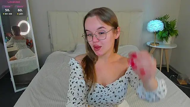 RadiantFairy online show from September 2025 02:27:01 AM