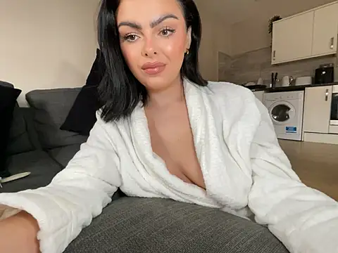 FrancescaXO online show from February 2026 02:14:01 PM