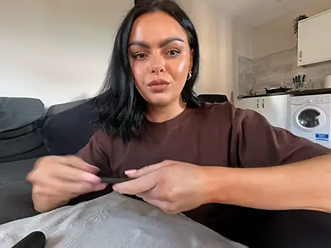 FrancescaXO online show from March 2026 02:09:02 PM