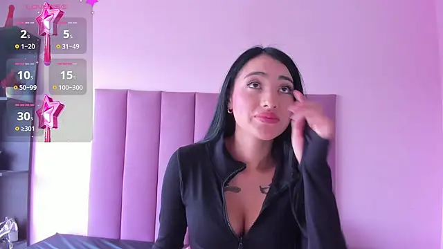 violet myerrs online show from October 2025 04:41:01 PM