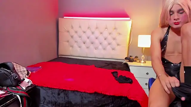 Snapshot of MiaMalkoba chatting on September 2025 12:43:02 PM MiaMalkoba online show from September 2025 12:43:02 PM