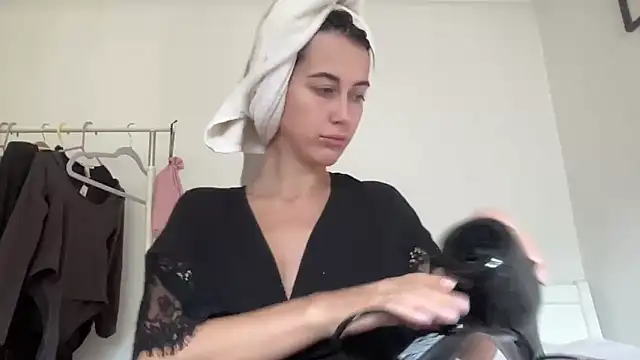 Snapshot of Talyo19 chatting on September 2025 10:17:01 AM Talyo19 online show from September 2025 10:17:01 AM