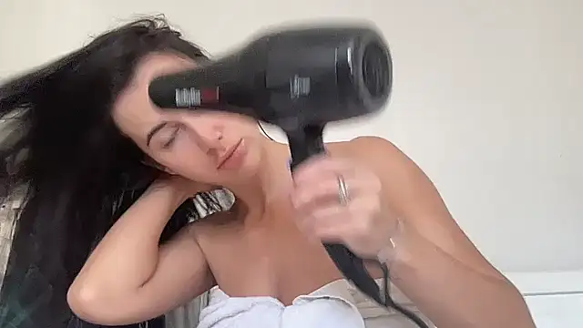 Snapshot of Talyo19 chatting on September 2025 09:01:02 AM Talyo19 online show from September 2025 09:01:02 AM