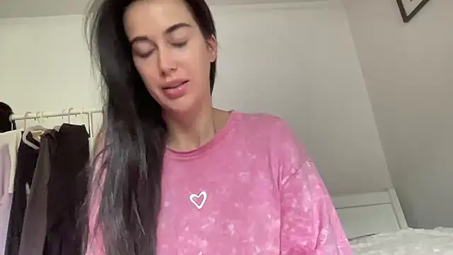 Snapshot of Talyo19 chatting on October 2025 09:19:02 AM Talyo19 online show from October 2025 09:19:02 AM