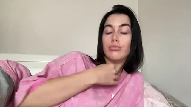 Snapshot of Talyo19 chatting on October 2025 09:28:01 AM Talyo19 online show from October 2025 09:28:01 AM