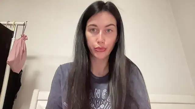 Snapshot of Talyo19 chatting on November 2025 03:14:02 PM Talyo19 online show from November 2025 03:14:02 PM