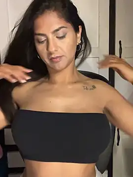 chicachocolate01 online show from September 2025 11:17:02 PM