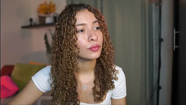 isabella-garcia- online show from October 2025 02:01:01 AM