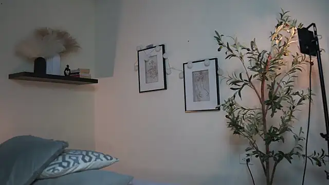 isabella-garcia- online show from July 2026 02:05:01 AM