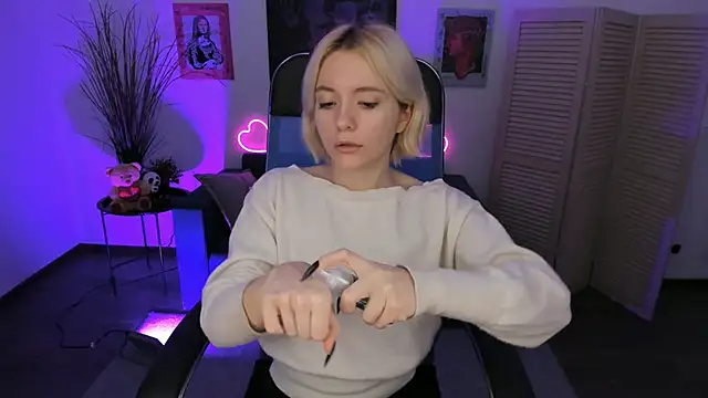 AuroraWrenfield online show from November 2025 04:24:02 AM