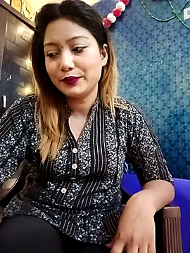 alexa cam44 online show from October 2025 08:37:02 PM