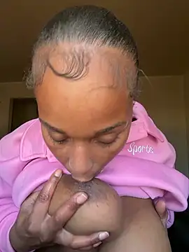 Snapshot of yummy0322 chatting on November 2025 03:45:01 PM yummy0322 online show from November 2025 03:45:01 PM