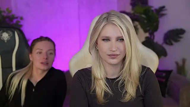 Snapshot of Scarlett_Sweet054 chatting on October 2025 02:24:02 PM Scarlett Sweet054 online show from October 2025 02:24:02 PM