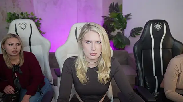 Snapshot of Scarlett_Sweet054 chatting on October 2025 02:59:02 PM Scarlett Sweet054 online show from October 2025 02:59:02 PM