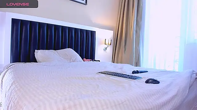 marrenaa online show from November 2025 07:10:01 AM