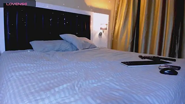 marrenaa online show from December 2025 06:20:02 AM