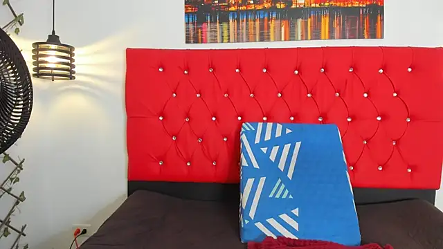 carolinacrus01 online show from October 2025 03:34:02 PM