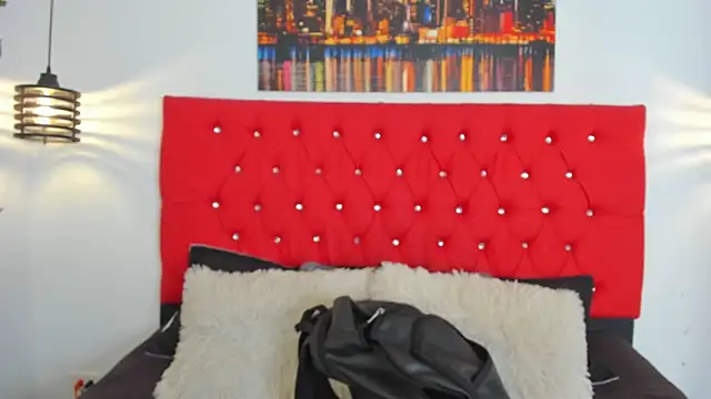 carolinacrus01 online show from October 2025 06:35:02 PM