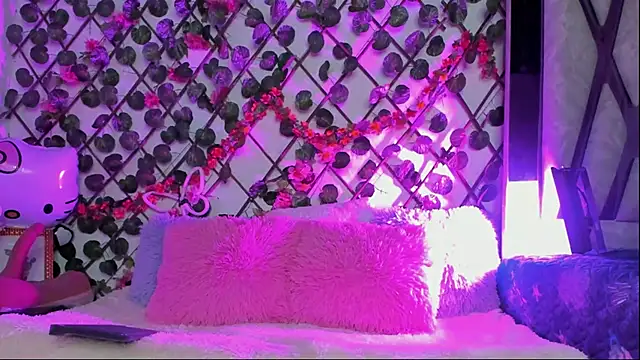 isabel jaames online show from April 2026 04:37:01 PM