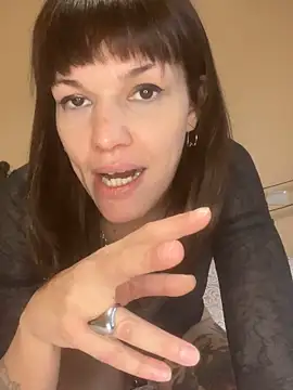 SarettaB90 online show from October 2025 03:34:01 PM