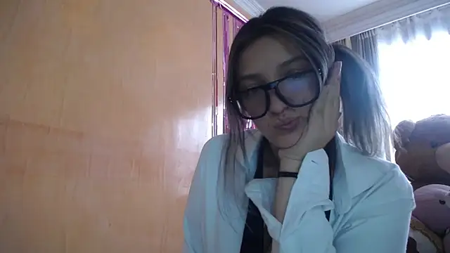 Snapshot of miss_lilieth chatting on January 2026 08:18:02 PM miss lilieth online show from January 2026 08:18:02 PM