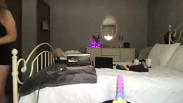 milf-Lacey online show from February 2026 07:45:02 PM