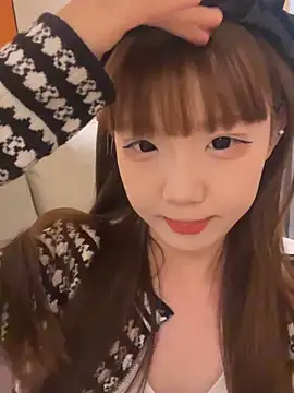 D-033 online show from November 2025 01:43:01 PM