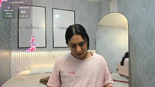 Ximenahott  online show from October 2025 10:02:02 AM