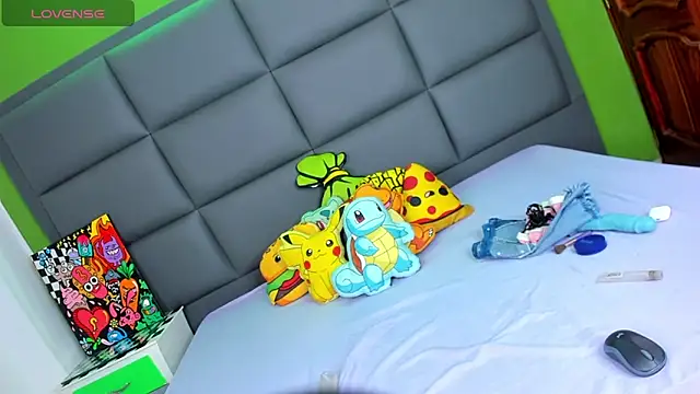 ANNIE DOLCE  online show from September 2025 03:34:01 PM