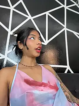 Snapshot of TweetiePieXXX chatting on February 2026 09:15:02 PM TweetiePieXXX online show from February 2026 09:15:02 PM