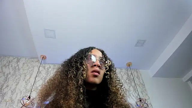 Hanna Cornee  online show from September 2025 01:43:02 PM