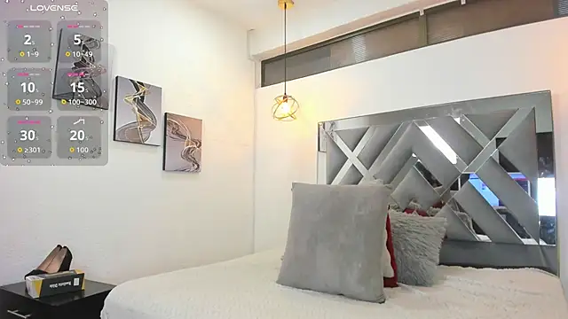 Hanna Cornee  online show from January 2026 11:59:01 AM