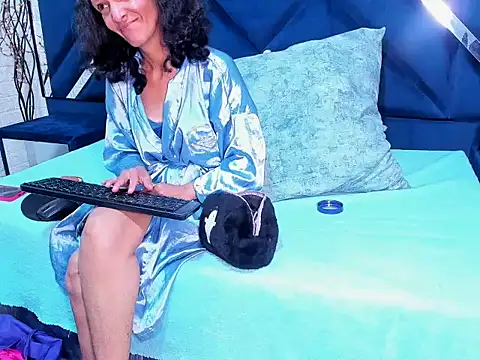 Snapshot of YanetRose chatting on July 2026 03:35:01 AM YanetRose online show from July 2026 03:35:01 AM
