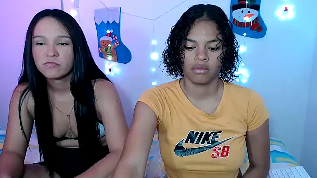 penelopeh  online show from November 2025 07:15:01 PM