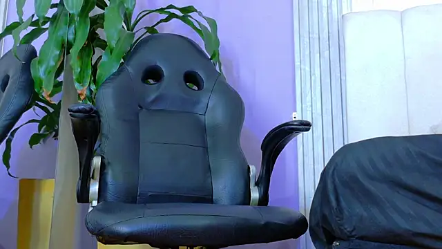 aliisonn cooper online show from April 2026 07:07:02 PM