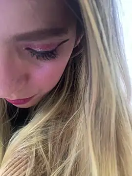 VesperVelvet online show from March 2026 04:04:02 AM