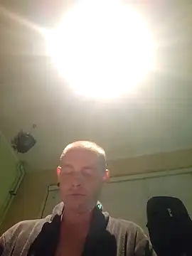 Snapshot of piercingpik chatting on June 2026 11:18:02 PM piercingpik online show from June 2026 11:18:02 PM
