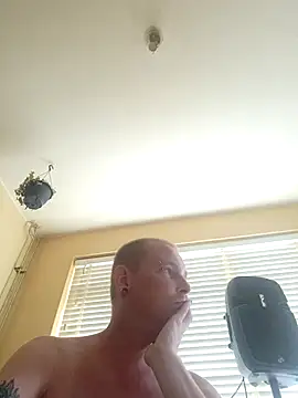 Snapshot of piercingpik chatting on June 2026 03:18:01 PM piercingpik online show from June 2026 03:18:01 PM