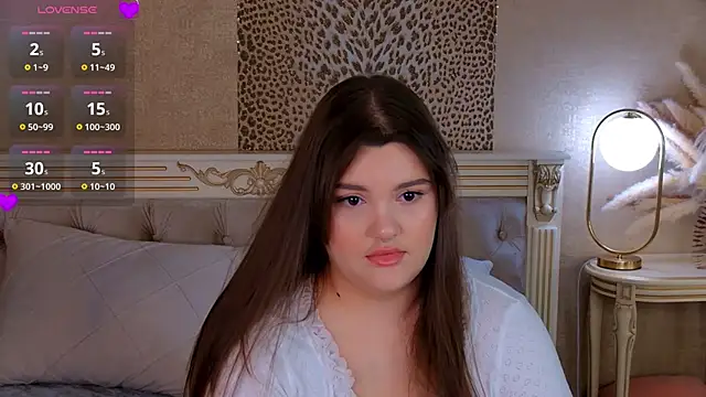 Snapshot of EmilyHyde chatting on June 2026 08:42:01 PM EmilyHyde online show from June 2026 08:42:01 PM