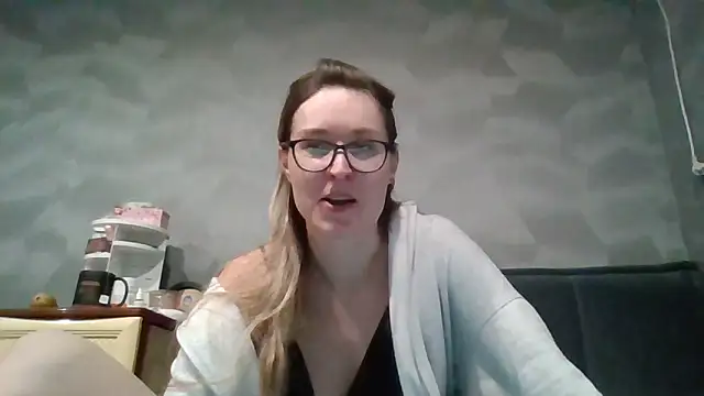 Jugira online show from November 2025 10:03:02 PM