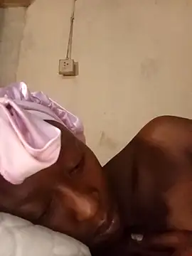 RFeltomWhitJ online show from November 2025 06:51:01 PM