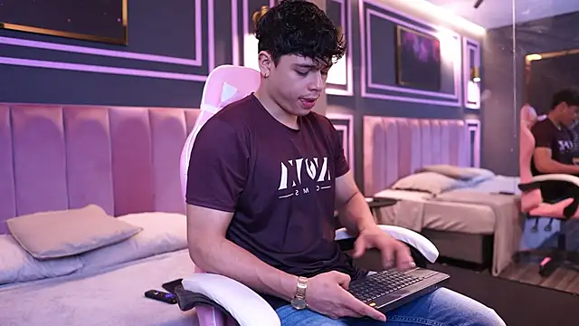 Ethan occonor online show from September 2025 11:01:01 AM