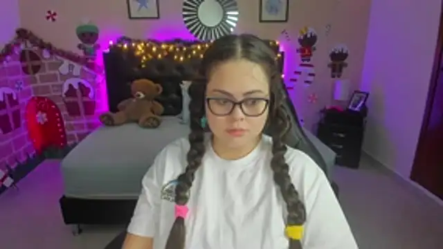 LolaVillalobos online show from January 2026 11:57:02 AM