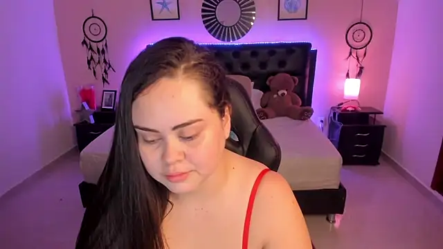 LolaVillalobos online show from April 2026 12:32:02 PM