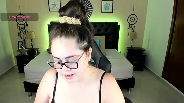 Snapshot of LolaVillalobos chatting on June 2026 02:03:02 PM LolaVillalobos online show from June 2026 02:03:02 PM
