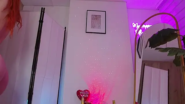 Snapshot of XXMILE chatting on February 2025 03:58:01 PM XXMILE online show from February 2025 03:58:01 PM