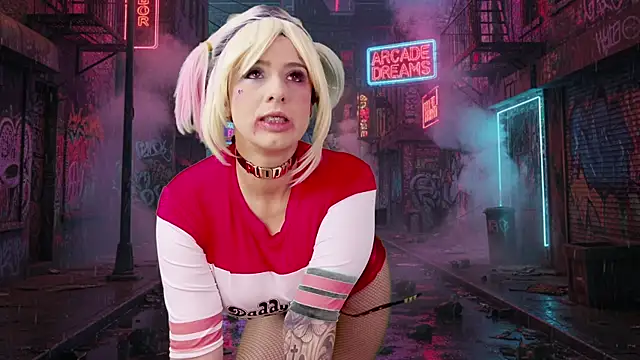 Snapshot of XXMILE chatting on October 2025 12:56:02 PM XXMILE online show from October 2025 12:56:02 PM