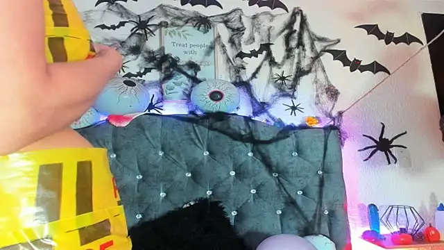 karol rose online show from October 2025 04:35:01 AM