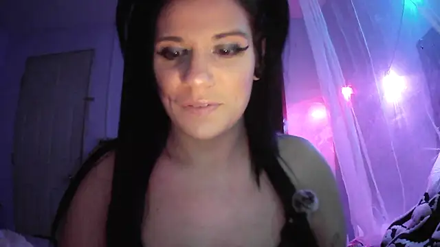 Snapshot of ovmilf chatting on November 2025 04:01:02 AM ovmilf online show from November 2025 04:01:02 AM